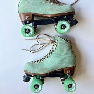 MOXI Suede Quad Roller Skates - Mint Green with Green Wheels